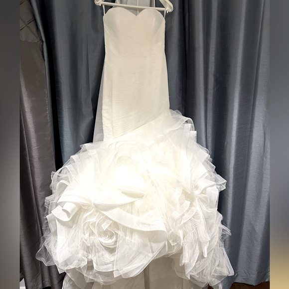 NEW-Pronovias wedding dress- “Mildred” size 8 - Picture 9 of 12